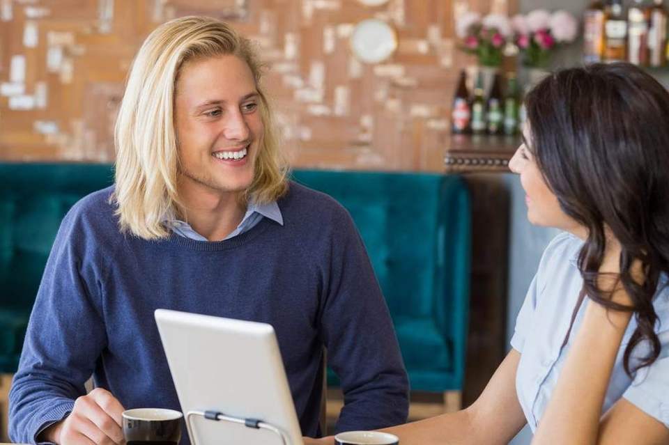 Como comunicar sem parecer invasivo: abordagem consultiva para ofertas por perfil de cliente sex shop