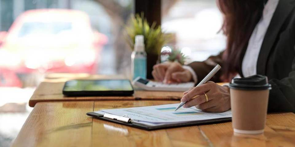 Checklist de decisão: 7 perguntas antes do seu próximo pedido