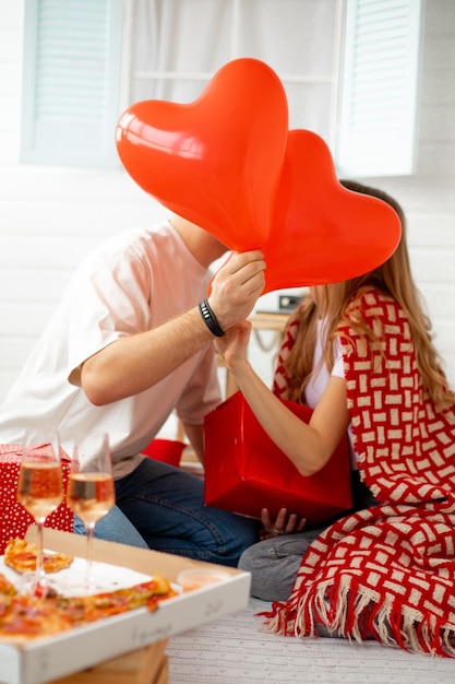 Celebrando o Amor: Produtos Eróticos que Falam a Linguagem do Coração no Dia dos Namorados