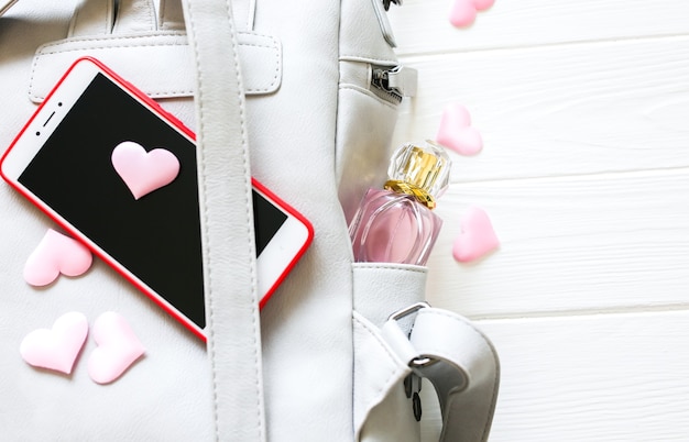 Perfume De Calcinha vs Perfume Íntimo: Qual Cheiro Ganha?