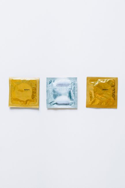 Preservativo com sabor: como escolher opções para sexo oral