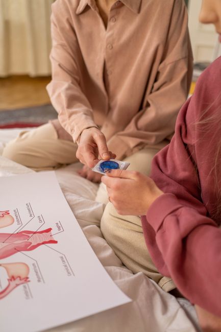 Preservativo feminino: como funciona e o que considerar na escolha
